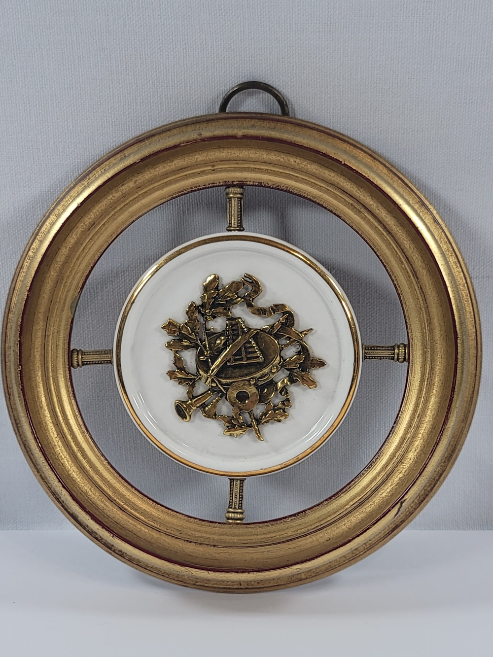Vintage MCM Sungott Art Studios Round Gold Tone Art Plaque Musical Instruments